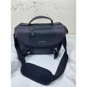 NIKON CAMERA BAG 3 COMPARTMENTS 4 POCKETS CROSSBODY BLACK 13 X 9 X 5